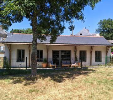 Gîte pour 6 personnes, avec jardin ainsi que vue et terrasse, adapté aux familles à Fégréac