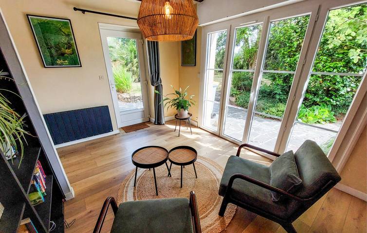 Location de vacances pour 10 personnes, avec jardin ainsi que piscine et terrasse à Ploubezre - 4