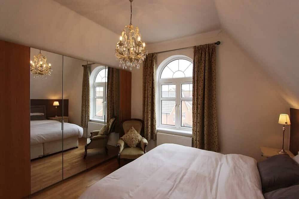 Immaculate 4Bd Family Home in Lee on the Solent in Gosport, Hampshire