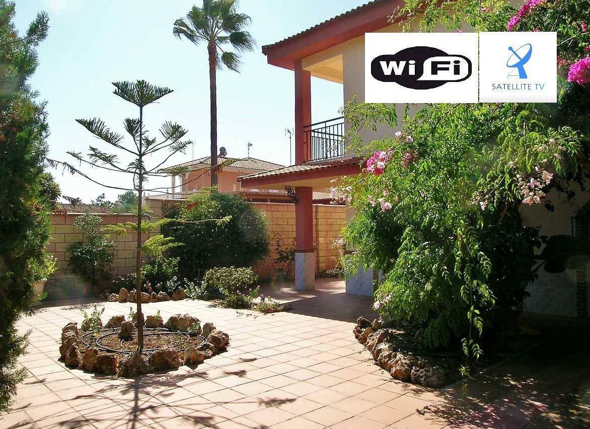 Chalet "Los Arcos" con jardín privado y terraza in Lepe, Costa de la Luz
