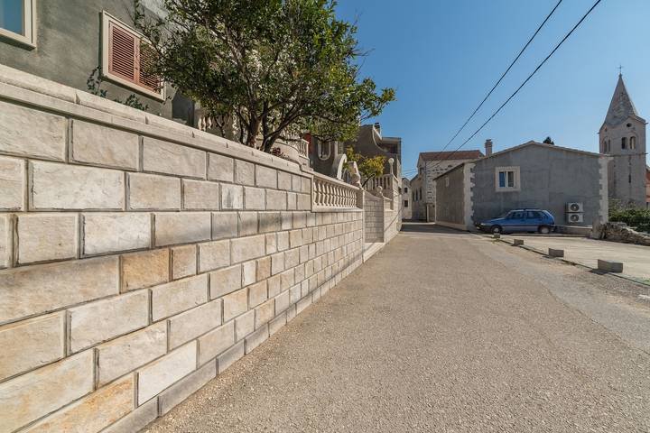Zimmer mit Balkon und Meerblick Sumartin, Brac S-13285-a in Sumartin, Brac