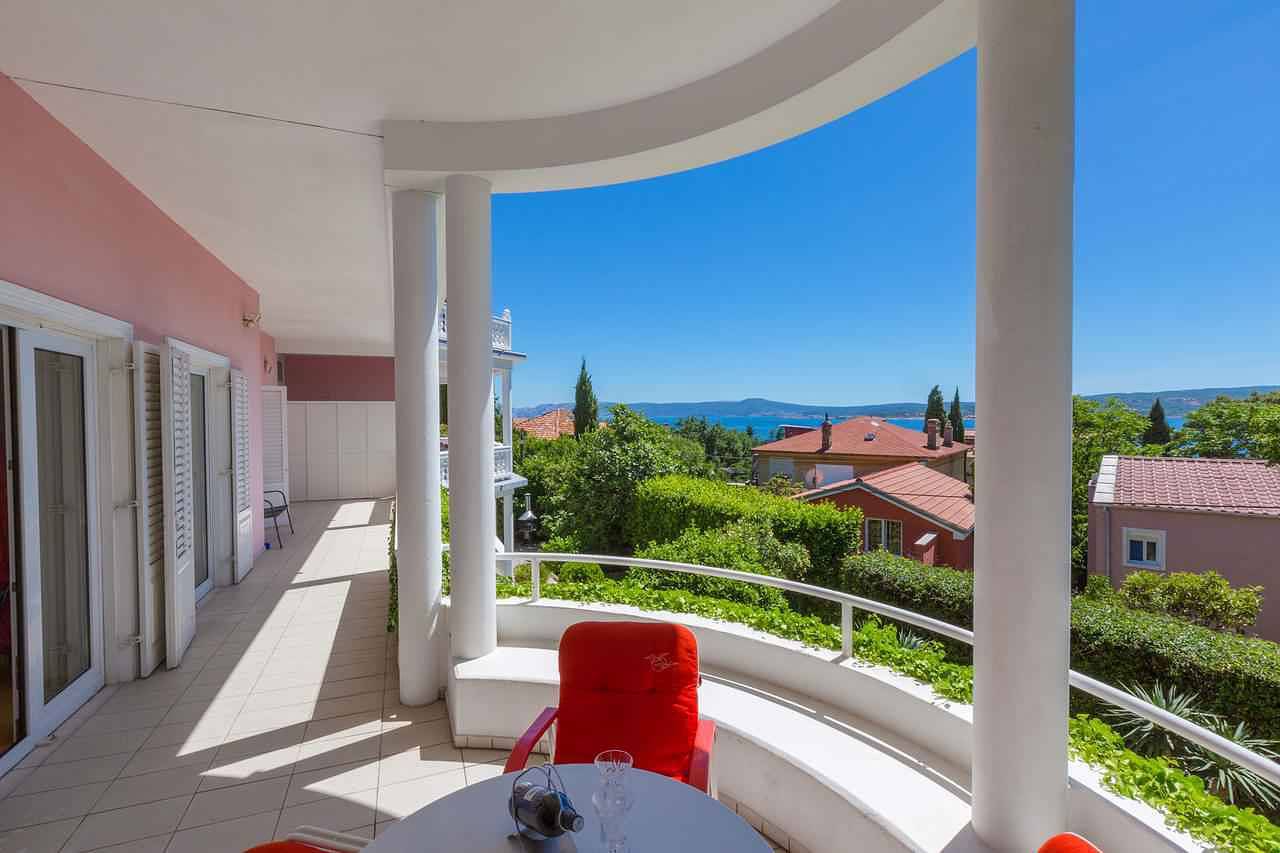 Entire holiday apartment, Holiday apartment mit Terrasse und Klimaanlage  in Crikvenica, Primorje-Gorski Kotar