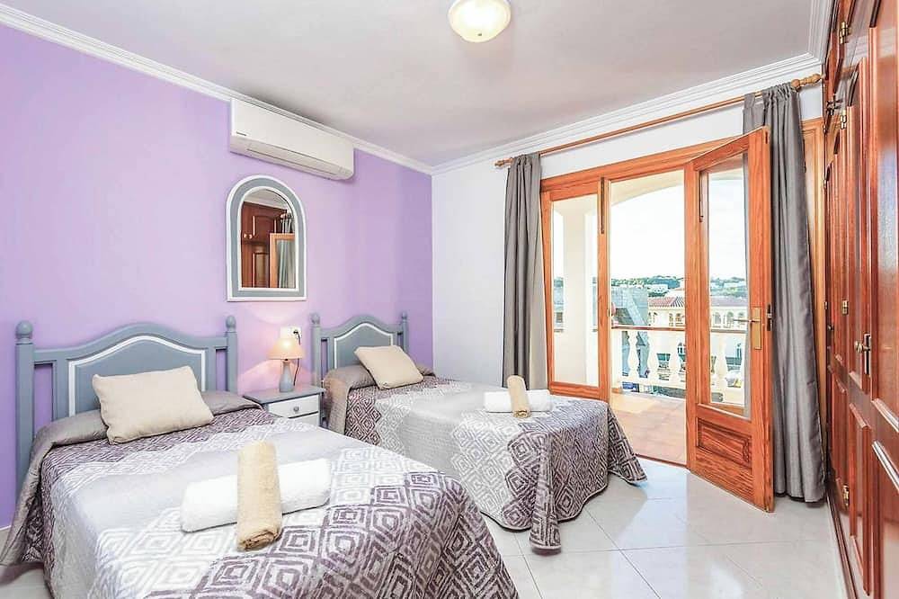 Villa Joaquina - Four Bedroom Villa, Sleeps 8 in Port d'Addaia, Es Mercadal