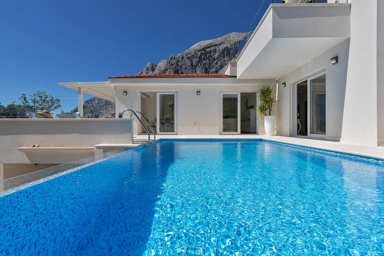 Villa Simply White mit Pool in Baska Voda, Makarska Riviera