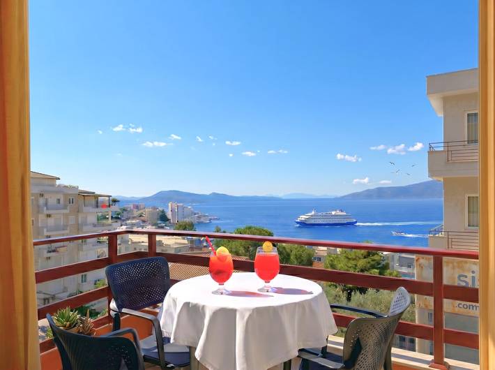 Ganze Wohnung, Ferienwohnung für 3 Personen mit Balkon in Sarandë, Vlorë