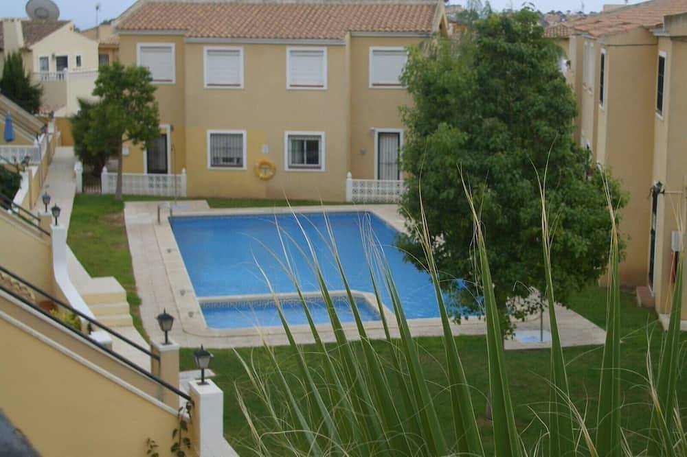 Entire apartment, Apartment with great pool 12 min walk to Villamartin Plaza in Panorama Golf, Orihuela