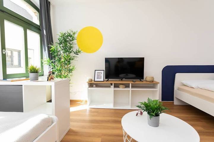Entire apartment, FullHouse | Halle | R6 Amsterdam in Halle, Saale-Unstrut