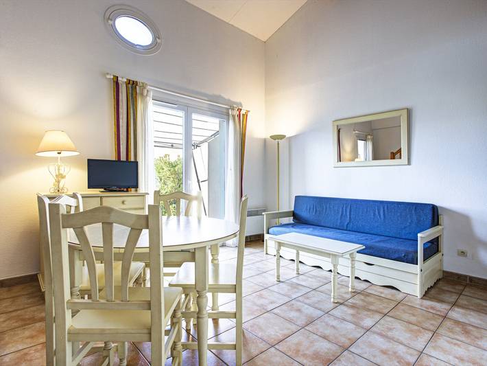 Location de vacances pour 6 personnes, avec jardin ainsi que piscine et terrasse, adapté aux familles à Homps - 3