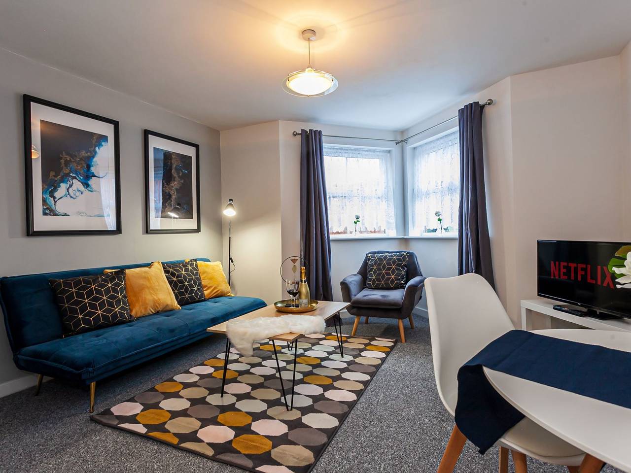 Entire apartment, Stilvolle, schöne Wohnung mit zwei Schlafzimmern in Coventry, Birmingham Area