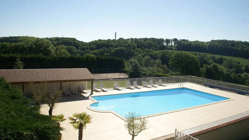 Location de vacances pour 6 personnes, avec piscine et jardin à Faverolles - 2
