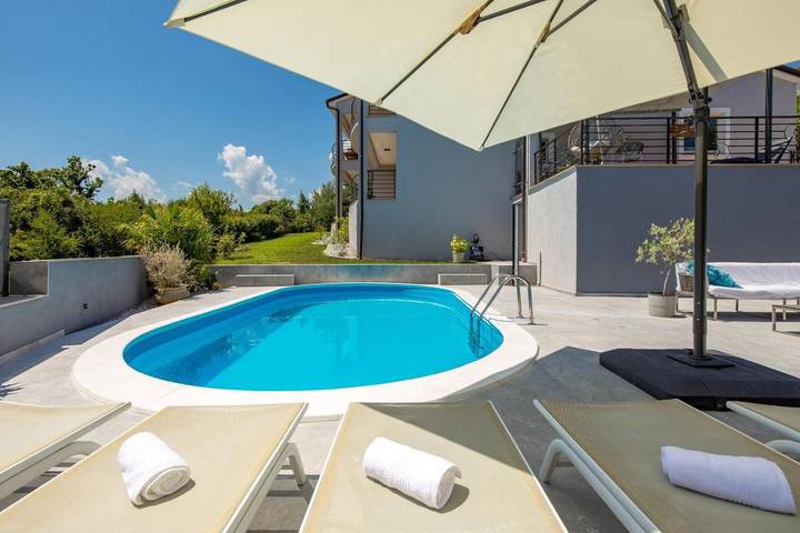 Maison d’hôte pour 6 personnes, avec Balcon et Jacuzzi ainsi que Terrasse et Jardin à Rijeka