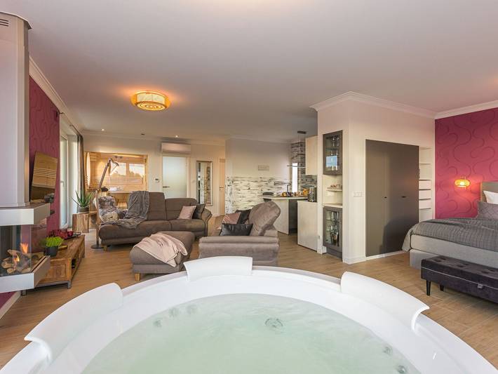 Ferienwohnung für 2 Personen, mit Balkon/Terrasse und Terrasse sowie Whirlpool und Sauna in Göhren-Lebbin