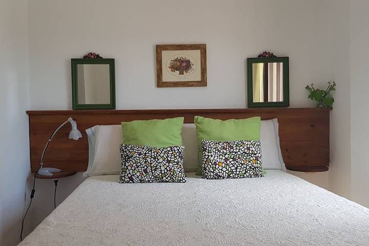 Sierra de Grazalema, 2-6 people, town center, pool, garden, wifi. in Prado del Rey, White Villages
