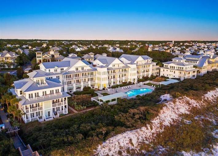 Vacation rental for 10 people, with yard and pool in Watercolor