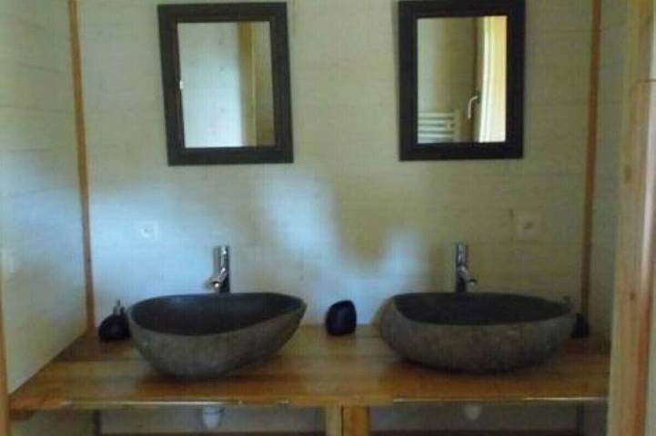 Gîte pour 2 personnes, avec Balcon et Jacuzzi dans Fichous-Riumayou - 4