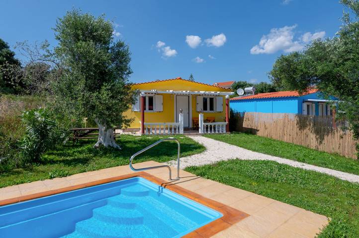 Bungalow für 4 Personen, mit Terrasse und Garten