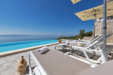 Ferienwohnung für 4 Personen, mit Garten und Pool sowie Terrasse und Meerblick, mit Haustier an der Makarska Riviera