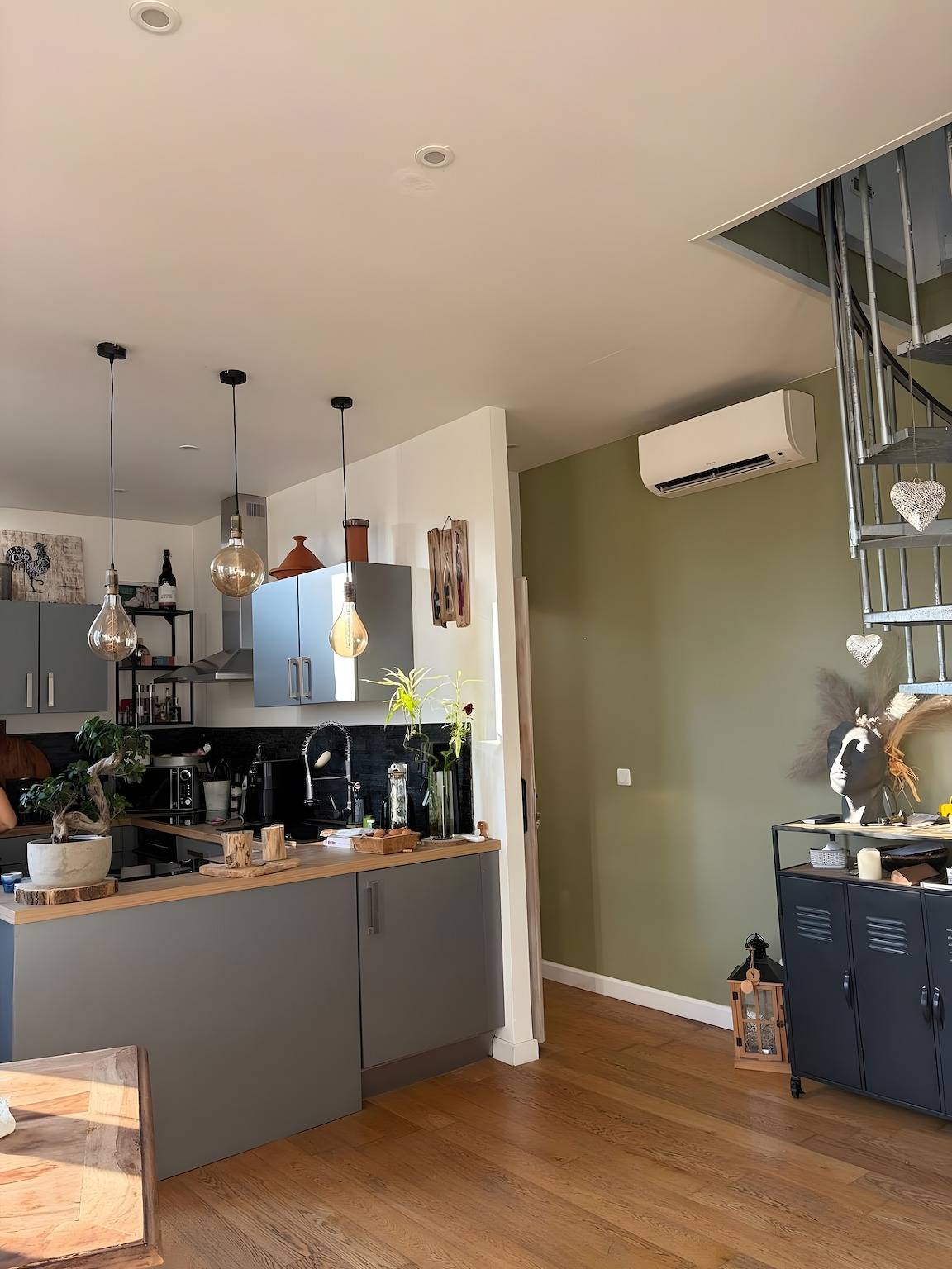 Appartement entier, Duplex climatisé avec parking et borne électrique in Mandelieu-la-Napoule, Massif de l'Esterel