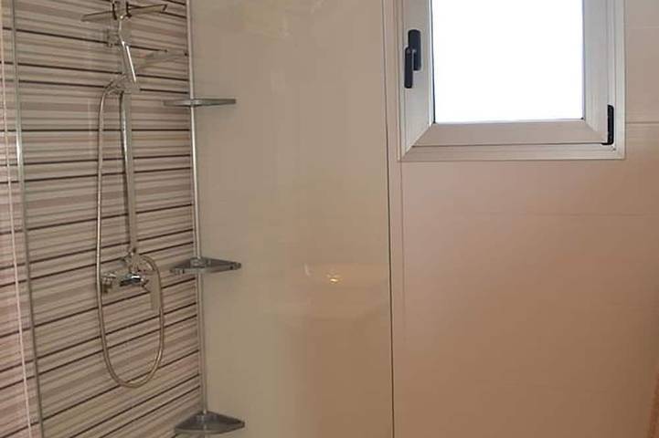 Apartamento entero, Hogar desde casa Apartamento de lujo de 2 dormitorios con piscina climatizada. in Puerto del Carmen, Tías