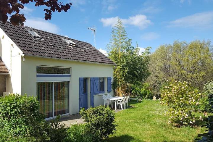 Gîte pour 4 personnes, avec jardin, adapté aux familles dans Sauzelles