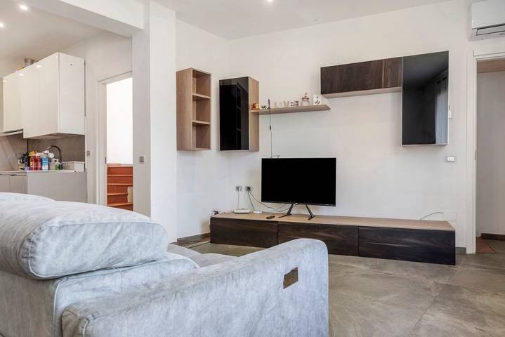 Villa 'Il Gelsomino' com Vista Montanha, Terraço Privado, Carregamento Ev e Wi-Fi in Cuasso al Monte, Lago de Lugano (Lombardia)