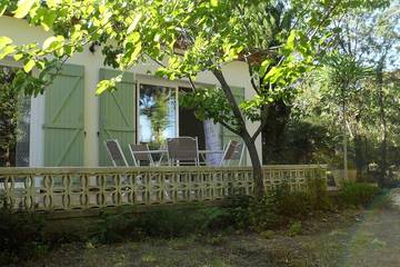 Gîte pour 6 personnes, avec terrasse et jardin à Caux