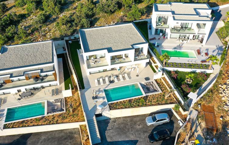 Ferienhaus für 12 Personen, mit Sauna und Terrasse sowie Pool