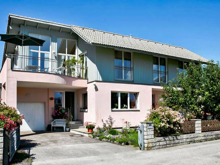 Ferienwohnung für 6 Personen, mit Terrasse und Garten am Traunsee