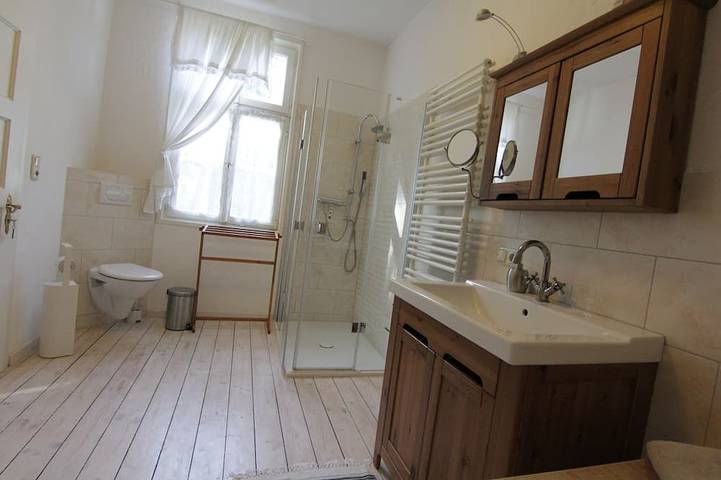 Ferienhaus für 24 Personen, mit Whirlpool und Garten sowie Terrasse und Sauna, mit Haustier in Hellenthal - 2