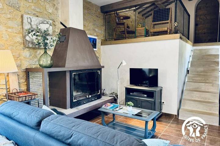 Location de vacances pour 4 personnes, avec jardin à Talairan