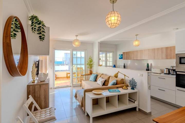 Gîte pour 4 personnes, avec terrasse et vue dans La Caleta - 2