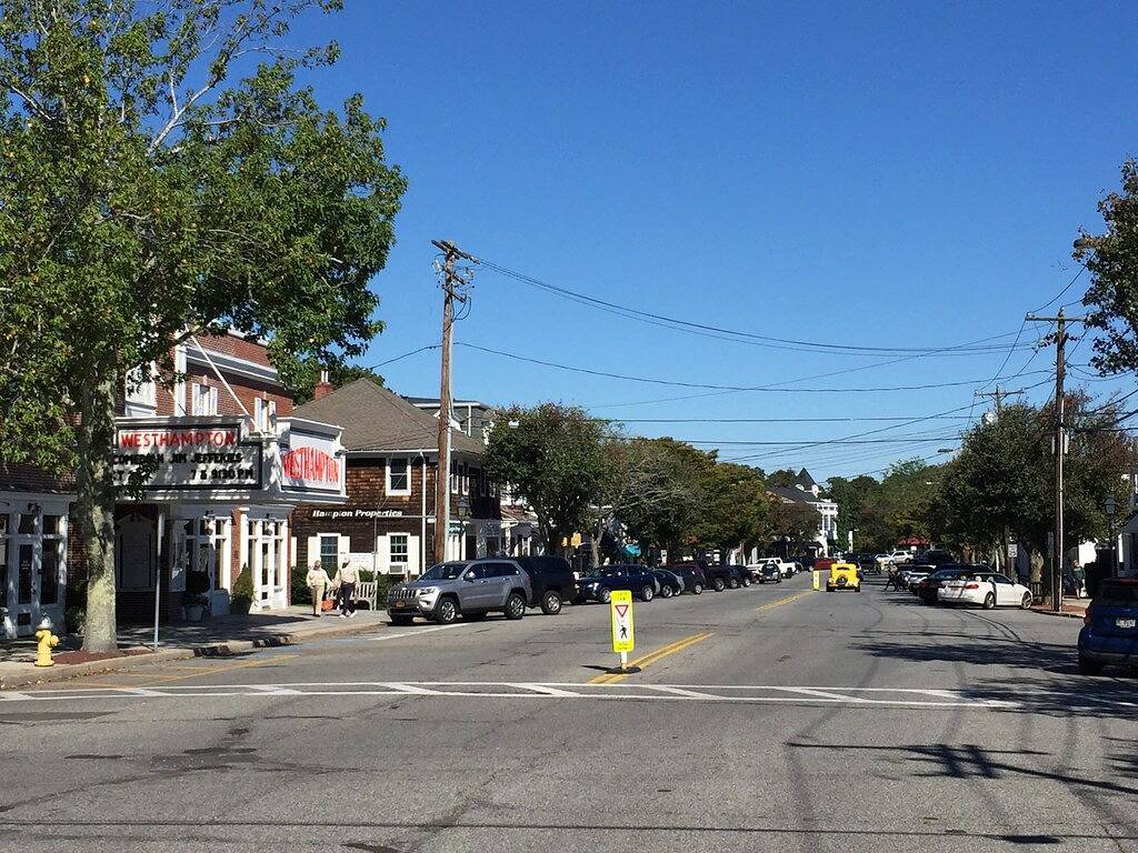 Neues Haus. Luxus 6 Bd, 5 Bth, Beheizter Pool, Spiele, Fahrräder, Private Cul-de-Sac in Westhampton Beach, Hamptons