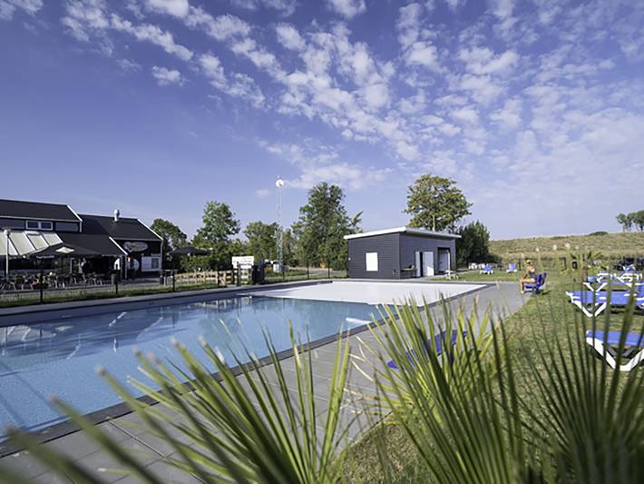 Vacation rental for 4 people, with children pool and sauna as well as yard in Zeeland