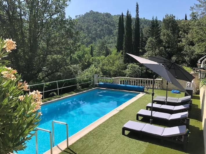 Villa pour 6 personnes, avec vue ainsi que piscine et terrasse, animaux acceptés