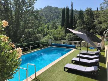 Cottage pour 6 personnes, avec piscine ainsi que vue et terrasse, animaux acceptés à Gilette