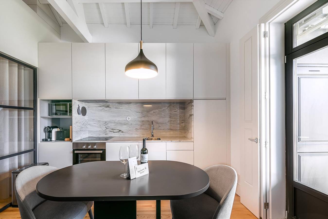 Geheel appartement, Vakantieappartement voor 4 personen met balkon in Cedofeita, Porto