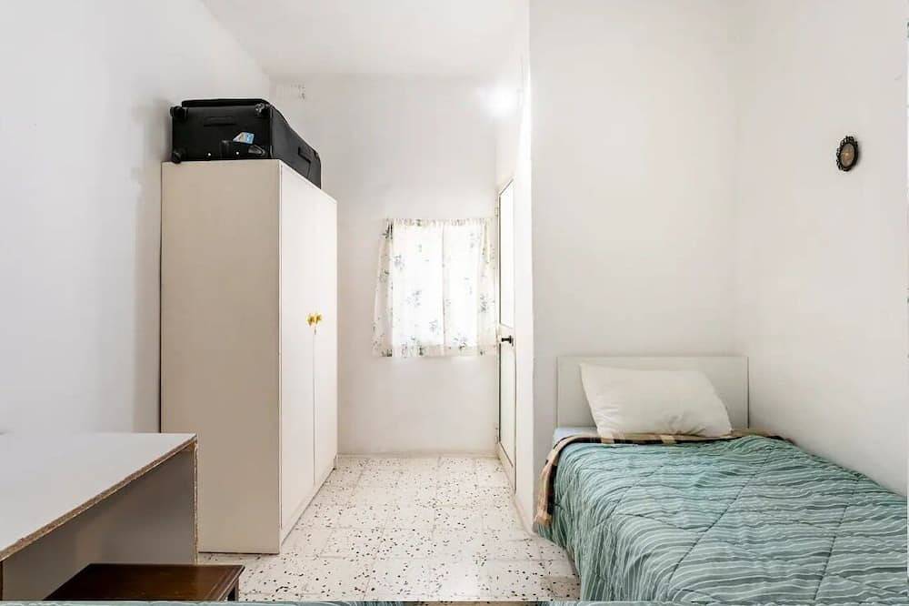 Town House in perfect central location with all amenities nearby ! in Gzira, Insel Malta