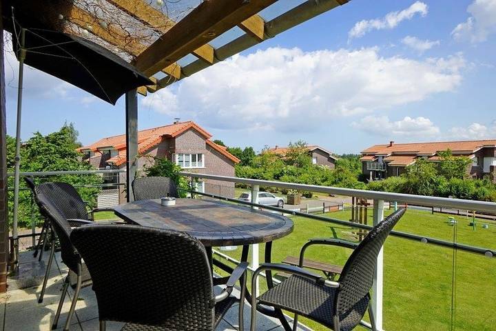 Ferienwohnung für 6 Personen, mit Balkon und Terrasse sowie Garten und Sauna in Hohen Wieschendorf