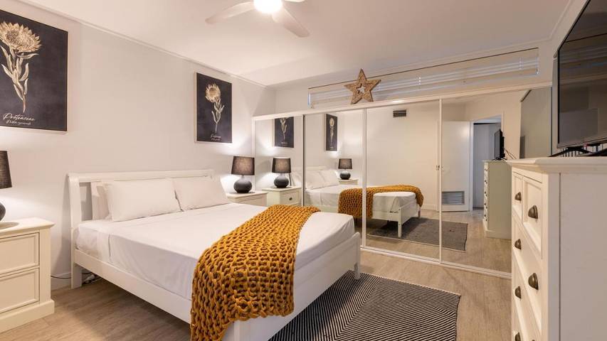 Apartamento de vacaciones para 4 personas, con jardín y terraza además de jacuzzi y piscina - 1