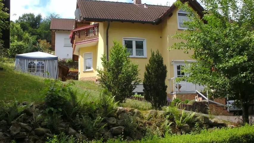 Ferienwohnung für 4 Personen, mit Terrasse, mit Haustier in Poppenhausen