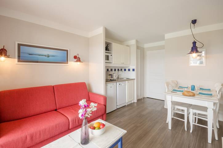 Ferienwohnung für 4 Personen, mit Balkon und Terrasse sowie Pool in Guilvinec