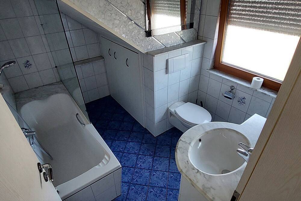 Ganze Wohnung, Gemütliche Dachgeschosswohnung im Schwarzwald in Calw, Nordschwarzwald