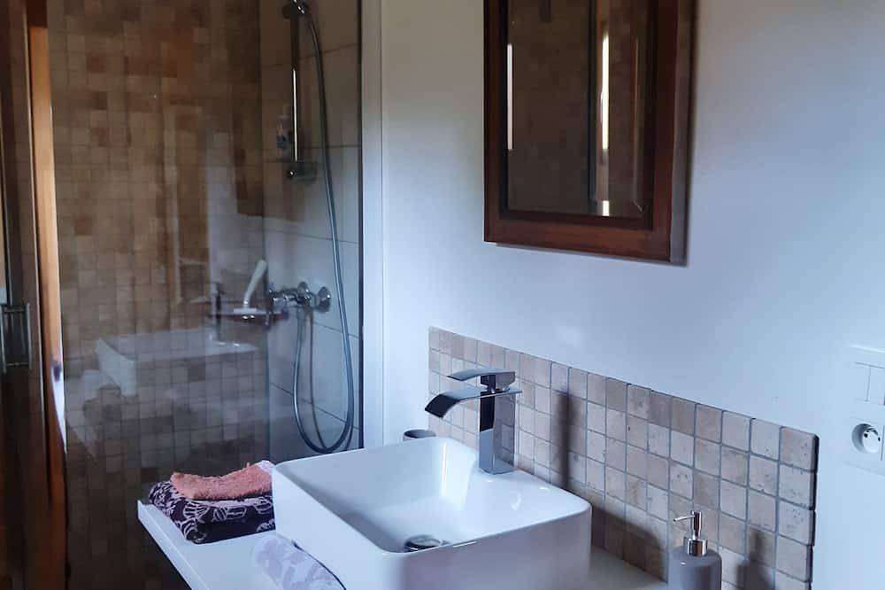 Appartement entier, Gite du chalet - le studio en pleine nature classé meublé de tourisme 2 étoiles in Seuzey, Région de Commercy