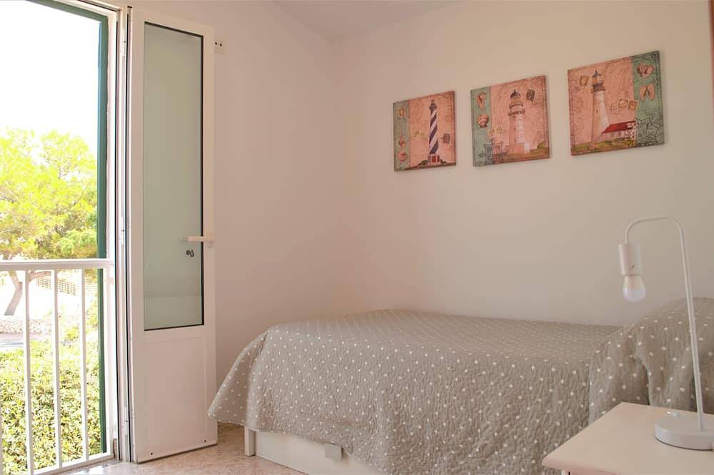 Pleasant villa with pool and air conditioning. in Cap d'Artrutx, Ciutadella