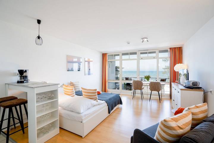 Ferienwohnung für 2 Personen, mit Balkon und Sauna sowie Seeblick in Niendorf