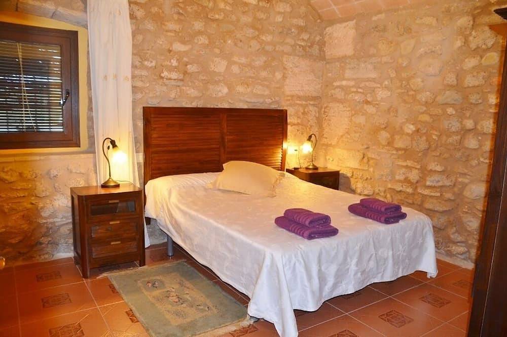 Wunderschönes Ferienhaus mit Pool und in einem kleinen authentischen Dorf gelegen in Banyoles, Pla de l'Estany