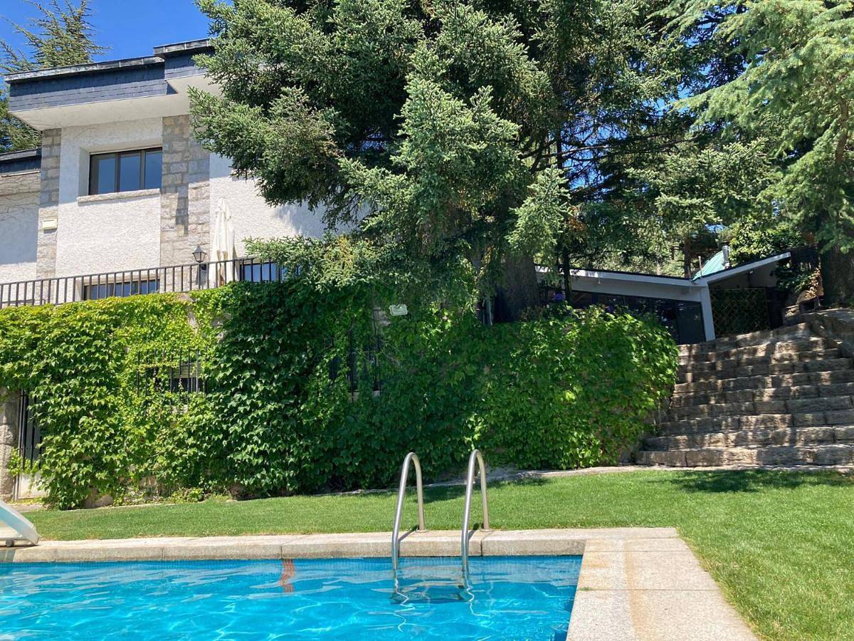 Six-Bedroom House in Navacerrada, Puerto de Navacerrada