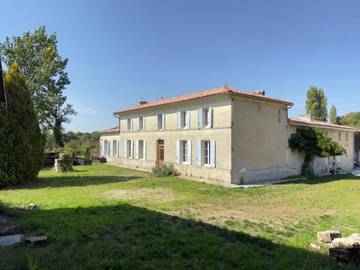 Location de vacances pour 10 personnes, avec jardin et vue, animaux acceptés dans Saint-Yzan-de-Soudiac