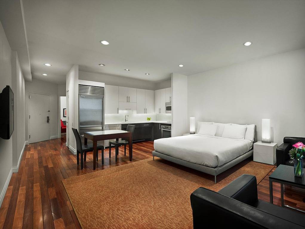 Aka Residences Luxurious Premium Studio w/ Custom Furnishings, Den Space & Wifi in Manhattan, New York