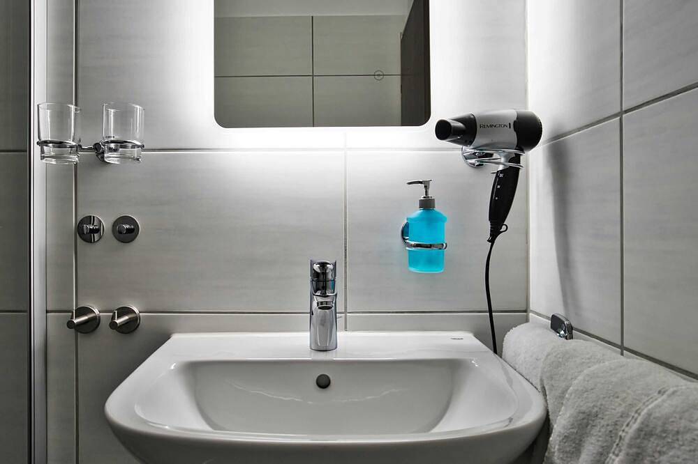 Großes Einzelzimmer - Reichels Parkhotel in Bad Windsheim, Steigerwald